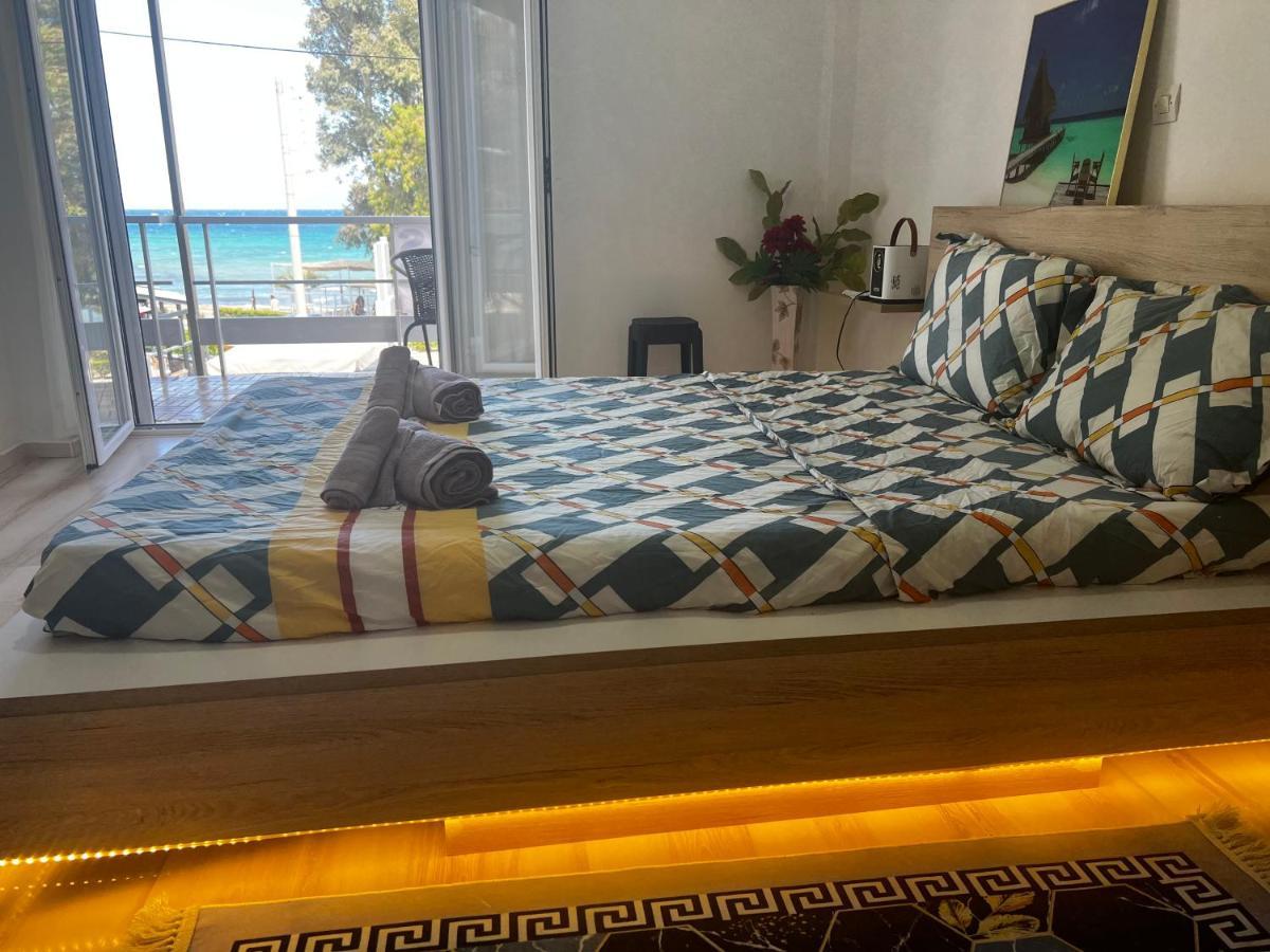 Seaview Room With Share Some Place Athènes Extérieur photo